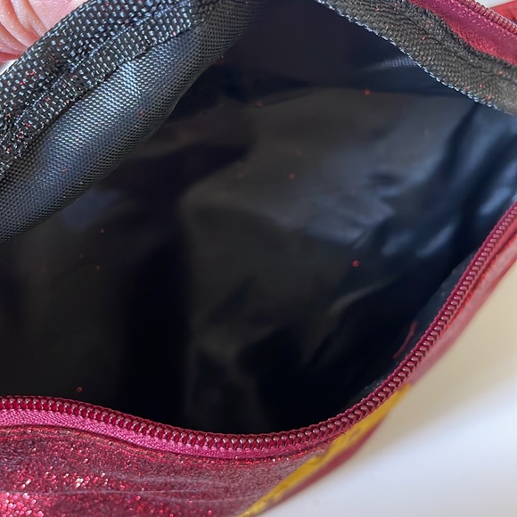 University of Minnesota glittery maroon Fanny pack belt bag 11inch x 6 i… - Picture 6 of 8